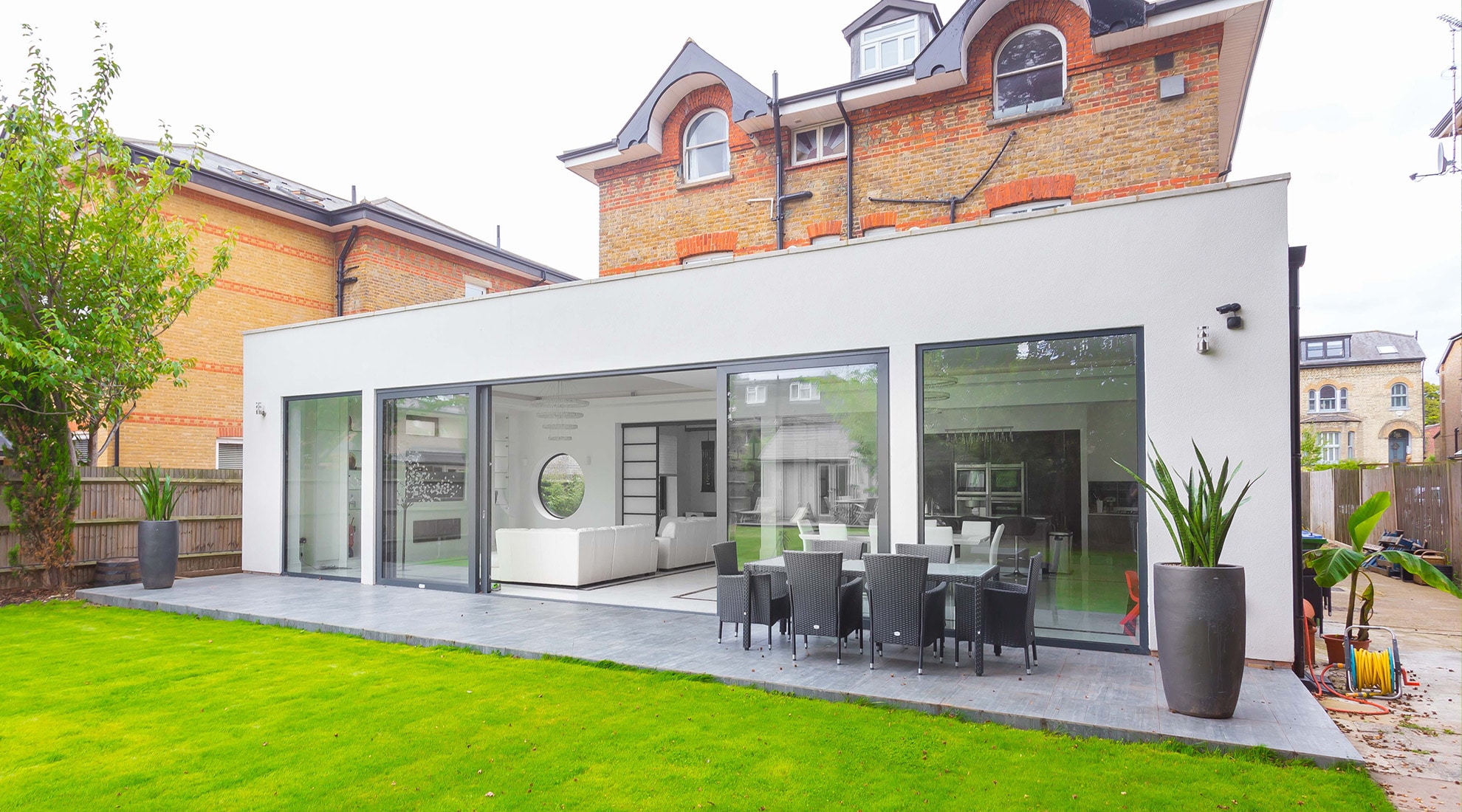 What is design and build? How does it work and what are its advantages?